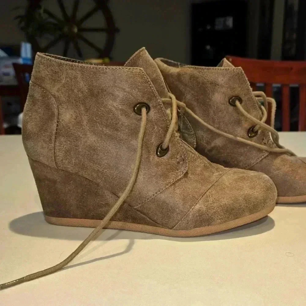 Maurices Tan Suede Lace Up Ankle Wedge Boot 6.5